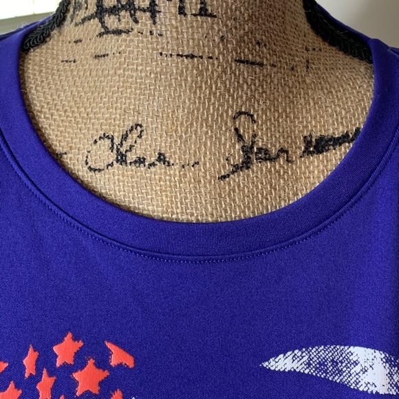 Women’s Under Armour Flag Heart Graphic T-Shirt - Picture 6 of 13